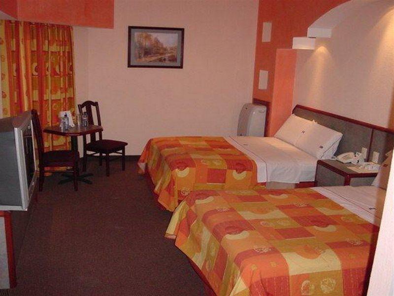 Hotel Principado Tijuana Aeropuerto Экстерьер фото